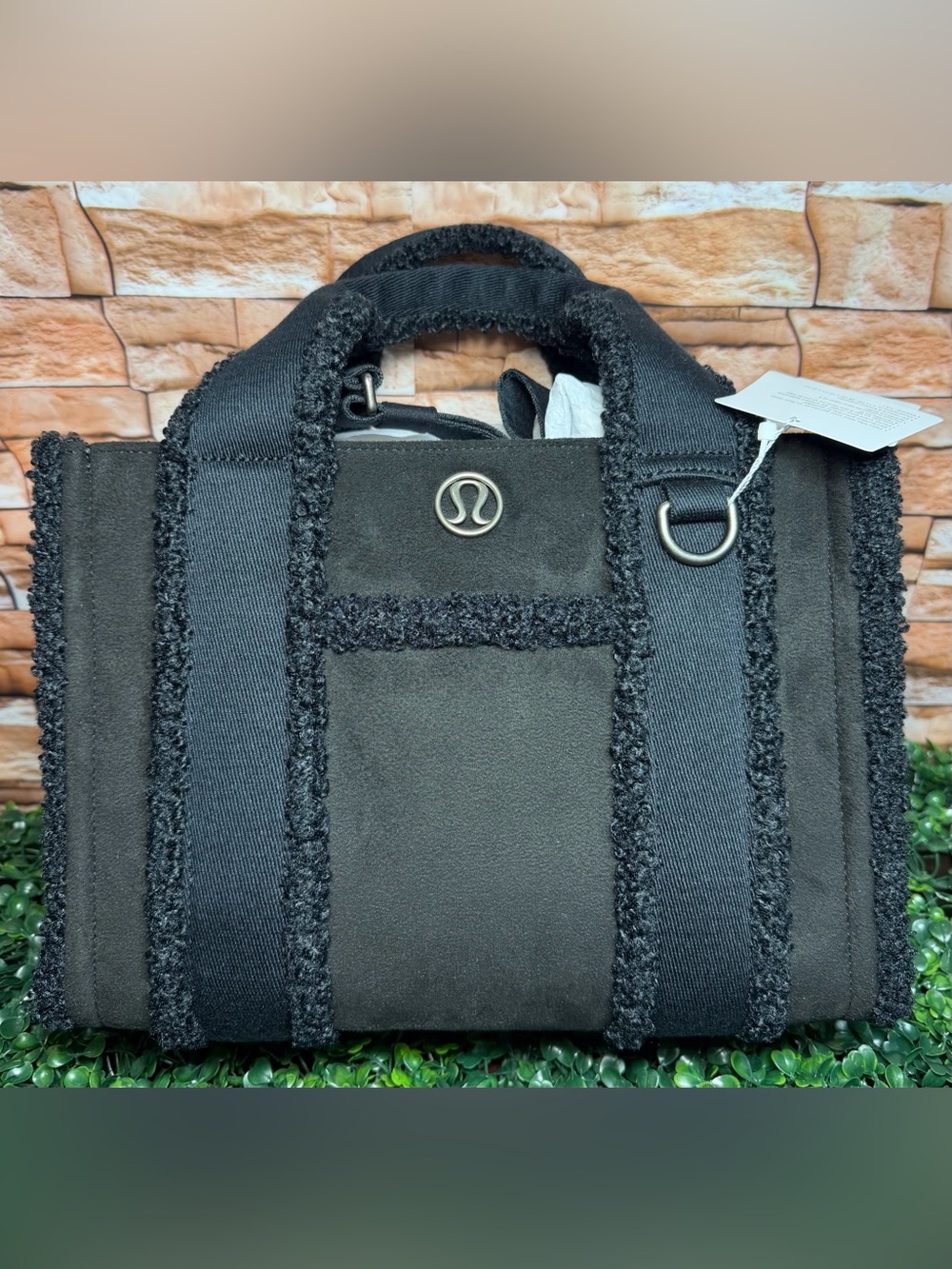 LULULEMON BOXY MINI TOTE BAG 4.5L FAUX SHEARLING TRIMS